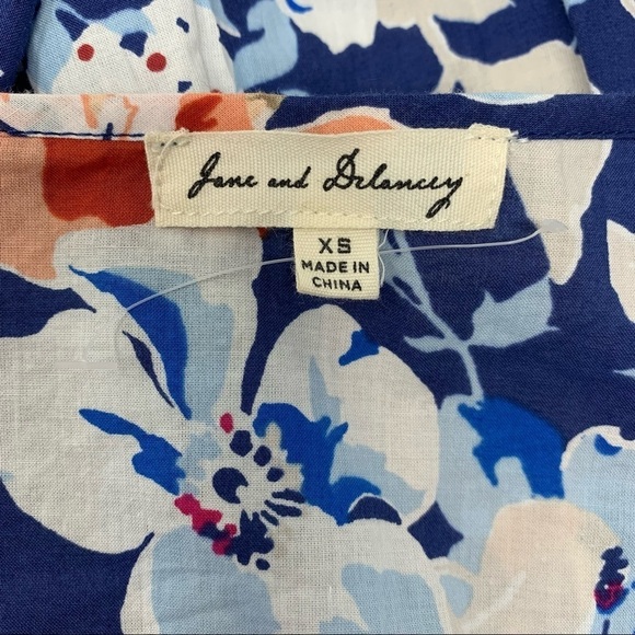 Jane and Delancey Floral Top - Picture 5 of 6